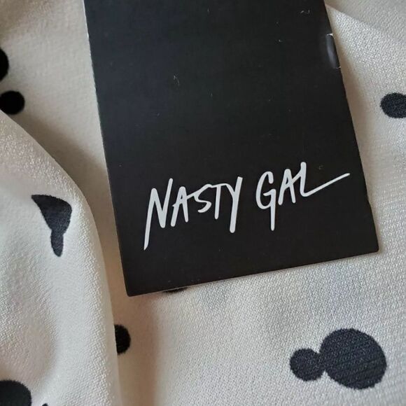 🦋EUC- Nasty Gal Tierred high neck spot smock Dress Cream color Relaxed Size 10 - Picture 7 of 9